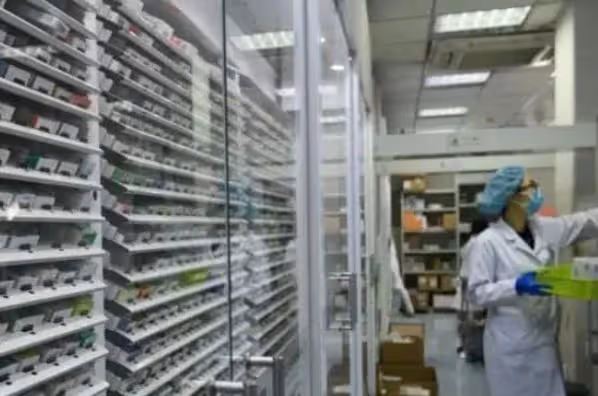 半島叨叨丨一台設備院長回扣1600萬!全國醫藥反腐風暴:多場醫藥學術會議延期,百餘醫院負責人落馬