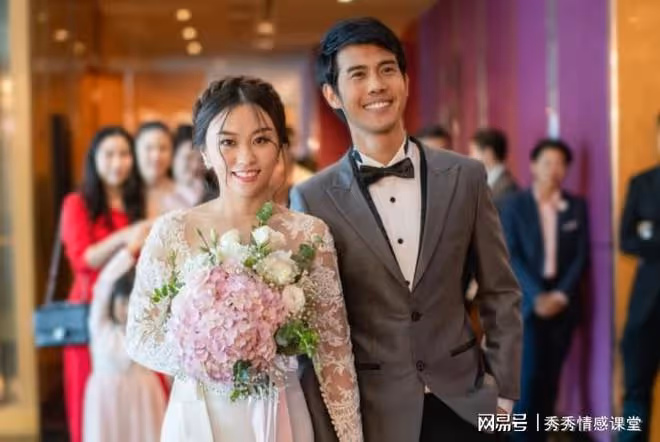 案例:前妻深夜來讓我幫她搬家,妻子的舉動,讓我覺得:選對了人