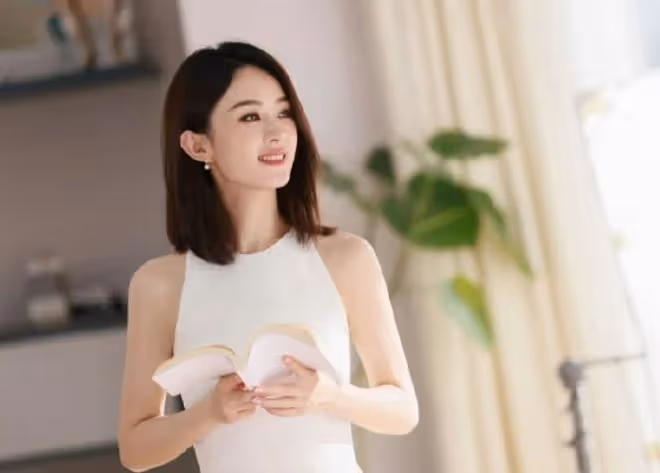 趙麗穎首次發與娃合照,4歲想想靠媽媽身上撒嬌,母子同框好溫馨