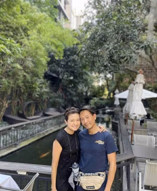 TVB前知名夫婦近況曝光!一家三口現身內地,10歲女兒星味十足