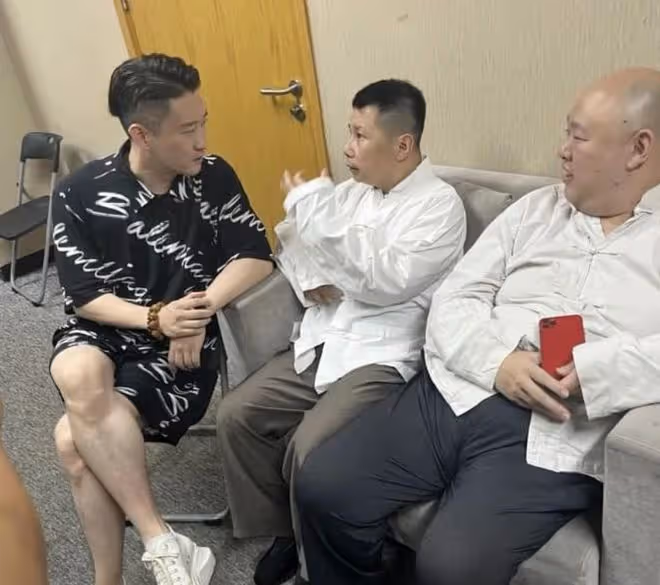 線下大戰開始!曹雲金郭德綱正面開槓,曹雲金手段超狠
