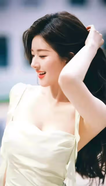 女性優雅完美的身材和氣質美麗動人