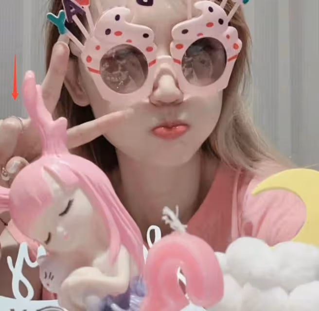 馬蓉曬37歲慶生照,嘟嘴賣萌少女感十足,無名指上戒指搶鏡