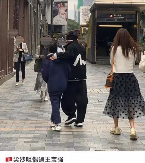 馬蓉曬37歲慶生照,嘟嘴賣萌少女感十足,無名指上戒指搶鏡