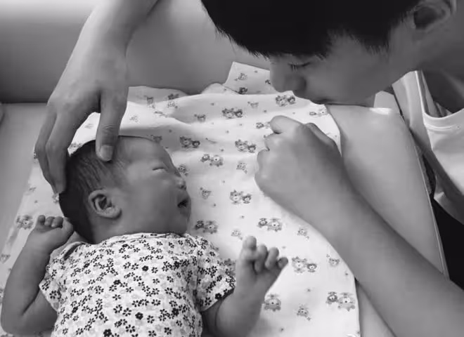 伊能靜寫長信給兒子超感人,支持哈利特立獨行,緊摟兒女幸福洋溢