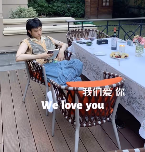 伊能靜寫長信給兒子超感人,支持哈利特立獨行,緊摟兒女幸福洋溢