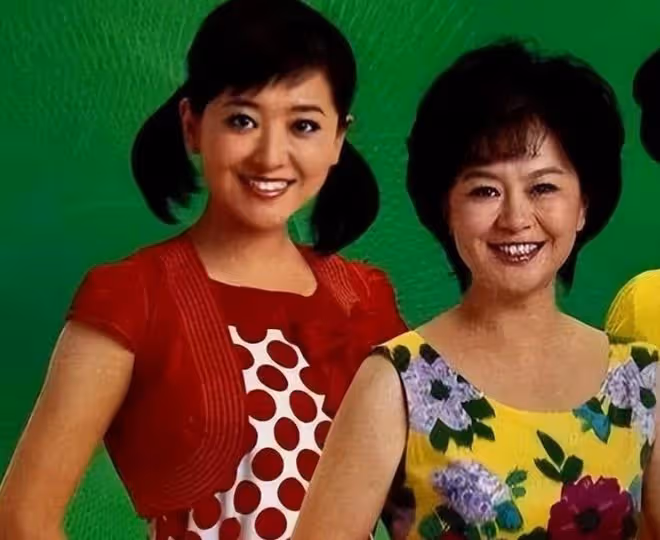 月亮姐姐攜兒子到農村!看牛糞抱山羊接地氣,愛子穿近2000元童裝