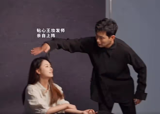 王彥霖拍婚紗照慶結婚兩周年,細節看出太寵妻,女兒跳舞見證幸福