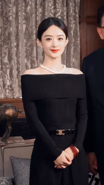 趙麗穎首曬母子合影，兒子4歲便矯正視力，趙麗穎被質疑不稱職