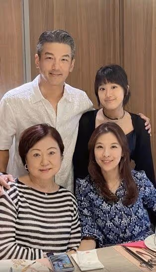 結婚7年無子!45歲女星「嫁給賈靜雯前夫」淡出演藝圈近況曝 繼女梧桐妹「1張照」洩婆媳關係