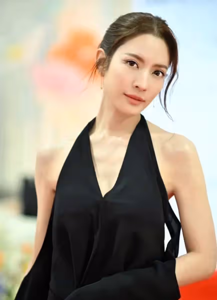 Aff與前夫一家團聚,新戀情備受關注