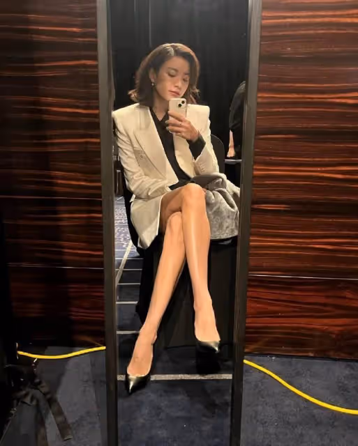 知名女星回應整容嫌疑,主持人感嘆畢業照太漂亮,中學時無與倫比