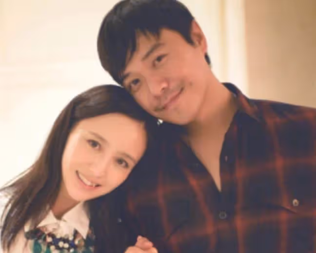 佟麗婭帶兒子現身電影院,朵朵身形壯實太可愛,母子互動好溫馨