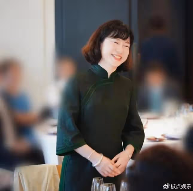 47歲翁帆現身日本!老公楊振寧久病堪憂,笑靨如花疑找好下家?