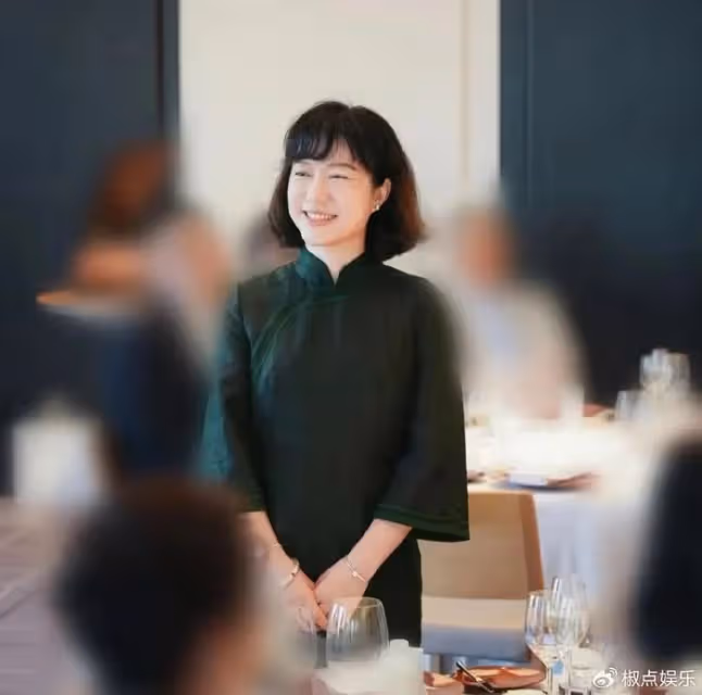47歲翁帆現身日本!老公楊振寧久病堪憂,笑靨如花疑找好下家?