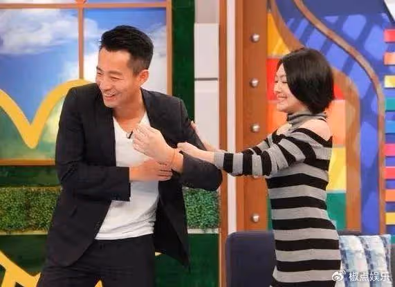 小S具俊曄家中親密熱舞！扭腰露肩不避嫌，30億豪宅破舊不堪