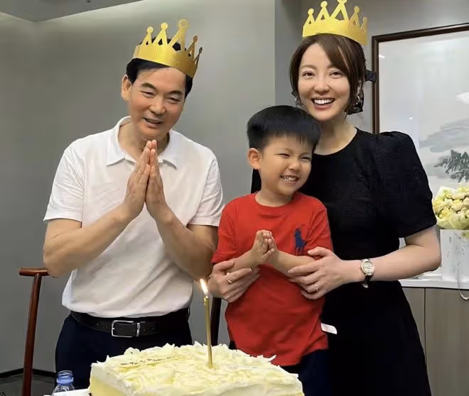 主持人餘聲大哭被疑離婚!發文罵無良媒體斷章取義,解釋流淚原因