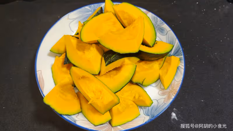 入秋後，南瓜加它是一絕！不愧是「秋補佳品」，味道極好，一盤吊足好胃口