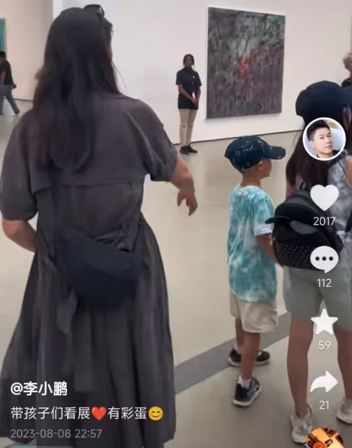李小鵬曬兒女近照,「萌神」奧莉長大了,遺傳爸媽高顏值好漂亮