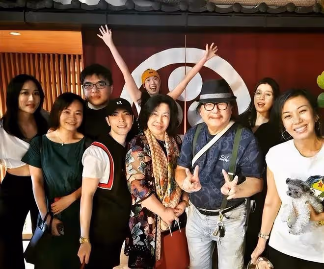 蕭敬騰攜50歲未婚妻見家長!林有慧與大16歲婆婆長得像,相處融洽