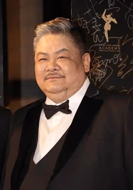 知名港星現身任賢齊演唱會!體重飆升、肚大如球,健康狀況引擔憂