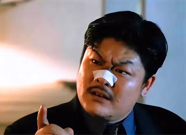 知名港星現身任賢齊演唱會!體重飆升、肚大如球,健康狀況引擔憂