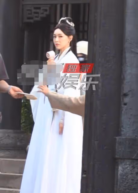 《念無雙》路透,唐嫣貼頭皮造型違和,被指像仙俠劇女主的媽媽