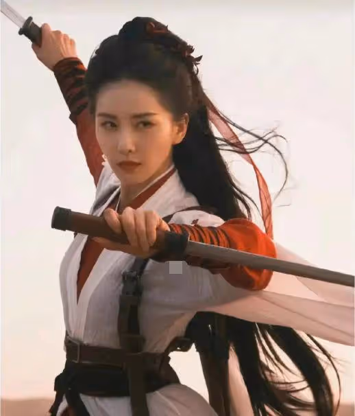 《念無雙》路透,唐嫣貼頭皮造型違和,被指像仙俠劇女主的媽媽