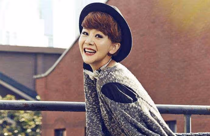 她嫁給了知名演員,婆婆是自己的老師,首次去婆家被一個杯子驚艷