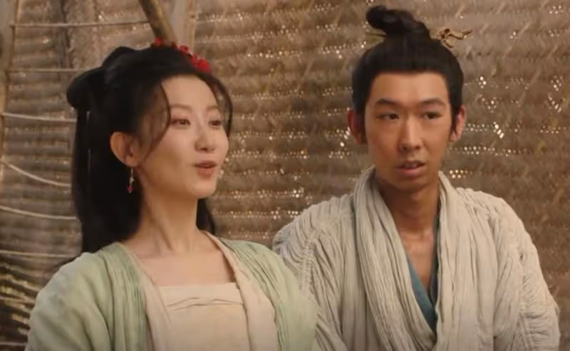 長相思：小夭逃婚到清水鎮，年邁的桑甜兒點醒小夭，與璟雙向奔赴