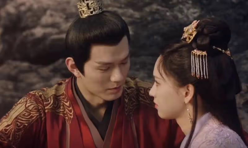長相思：小夭逃婚到清水鎮，年邁的桑甜兒點醒小夭，與璟雙向奔赴