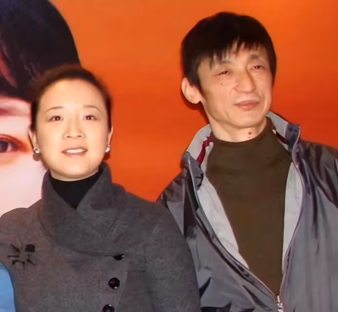 8歲陳小藝照,老公長得丑才華橫溢今分居,兒子帥氣