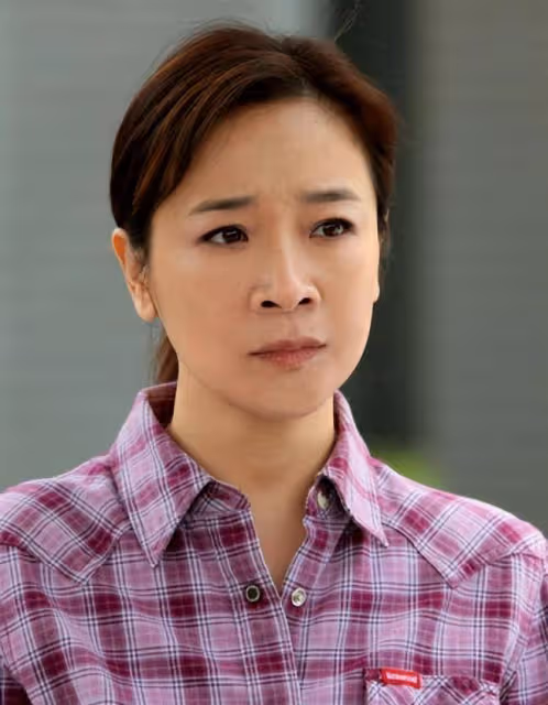 8歲陳小藝照,老公長得丑才華橫溢今分居,兒子帥氣