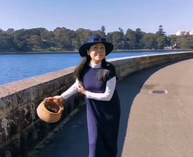 歌手田震曬視頻分享日常，背景音樂用刀郎的歌，現久居國外很愜意