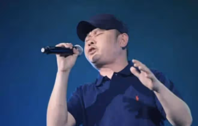 歌手田震曬視頻分享日常，背景音樂用刀郎的歌，現久居國外很愜意