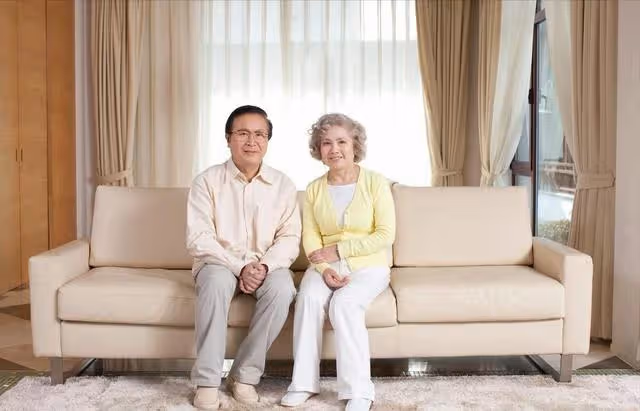 女婿違背承諾要接父母來養老，看到女兒的態度，我果斷收回陪嫁房