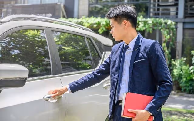 侄子高中3年住我家，考上大學後多年不聯繫，如今我生病他來了