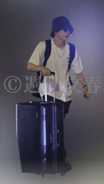 明星約會有多拼?穿女裝,藏行李箱、上車躺平,一個比一個離譜