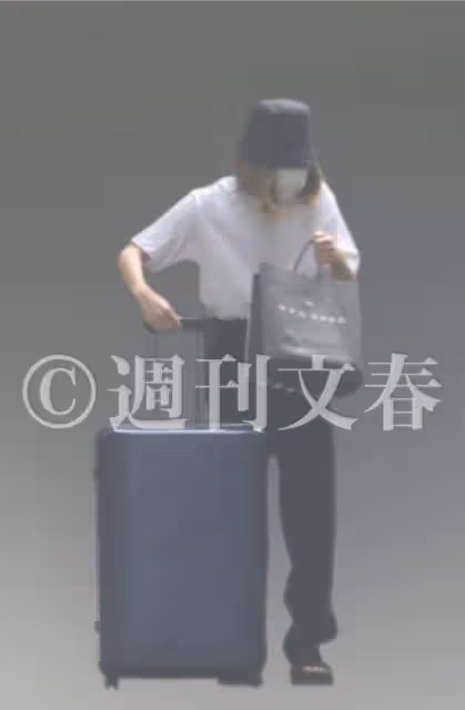 明星約會有多拼?穿女裝,藏行李箱、上車躺平,一個比一個離譜