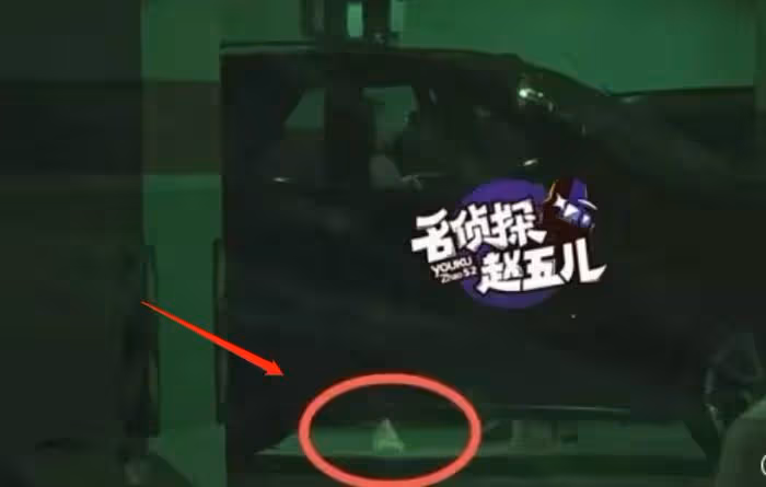 明星約會有多拼?穿女裝,藏行李箱、上車躺平,一個比一個離譜