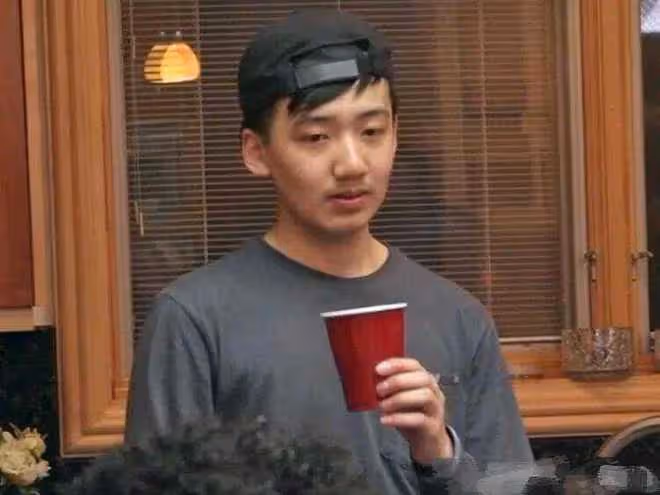 華裔網紅兄妹相繼去世,年僅21歲和14歲!曾指控被父親及繼母虐待