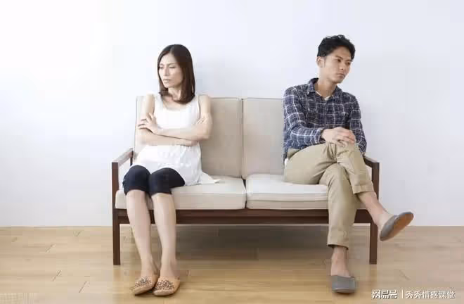 故事:親戚問我工資,老婆說漏嘴年薪50萬,毀了我8年婚姻