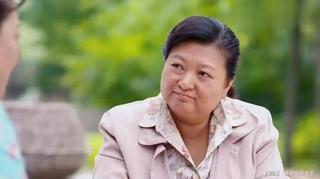 故事:大姑姐離婚回娘家給嫂子立規矩,婆婆打出門:活該你沒人要
