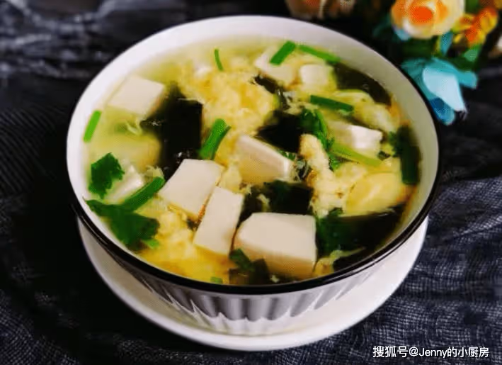 夏秋交替,喝湯身體好,分享5道家常湯,滋潤補水,順利入秋