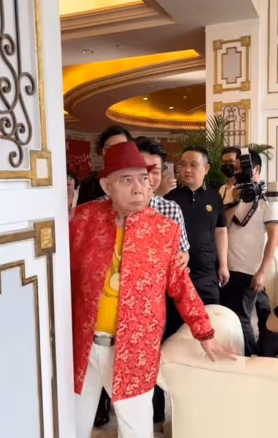 近況曝光!81歲知名老戲骨內地設宴慶生,曾公開大罵周星馳引關注
