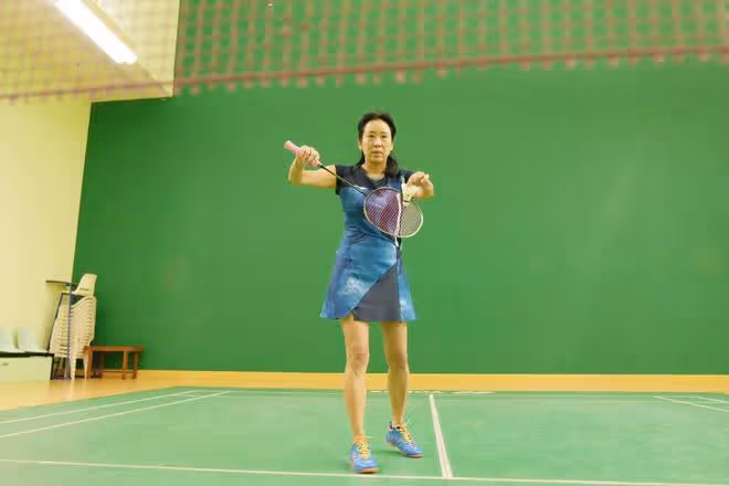 朱玲玲陪現任富豪老公出席公司活動,和百億身家的繼女關係好