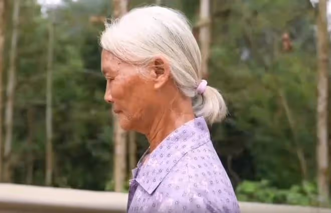 唐尚珺有了新計劃：暫時留在家照顧母親，不上大學帶母親去旅遊
