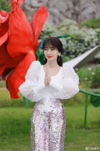 68歲趙雅芝扮花仙子騎白馬,氣質堪比林青霞和朱玲玲