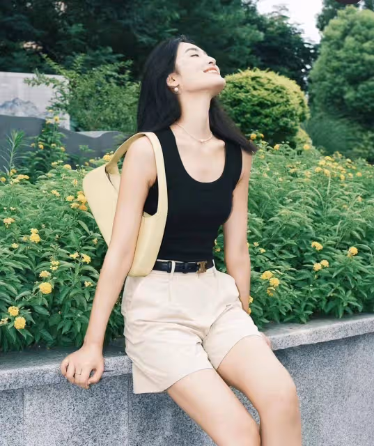 成都的街拍讓我驚嘆不已!滿街穿「背心+短褲」,都是時髦又洋氣的