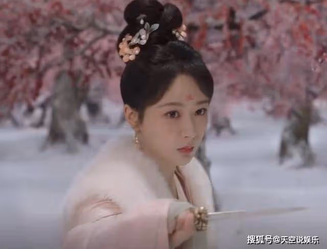 《長相思》小夭逃婚到清水鎮，年邁的桑甜兒點醒小夭，與璟雙向奔赴